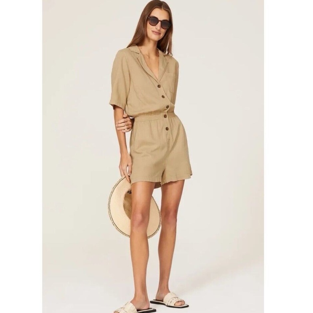 Faherty Arlie Day Short Sleeve Romper in Summer Sand Linen Blend Sz M